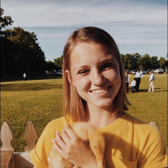 Meet your Posher, Catherine - Picture 1 of 1